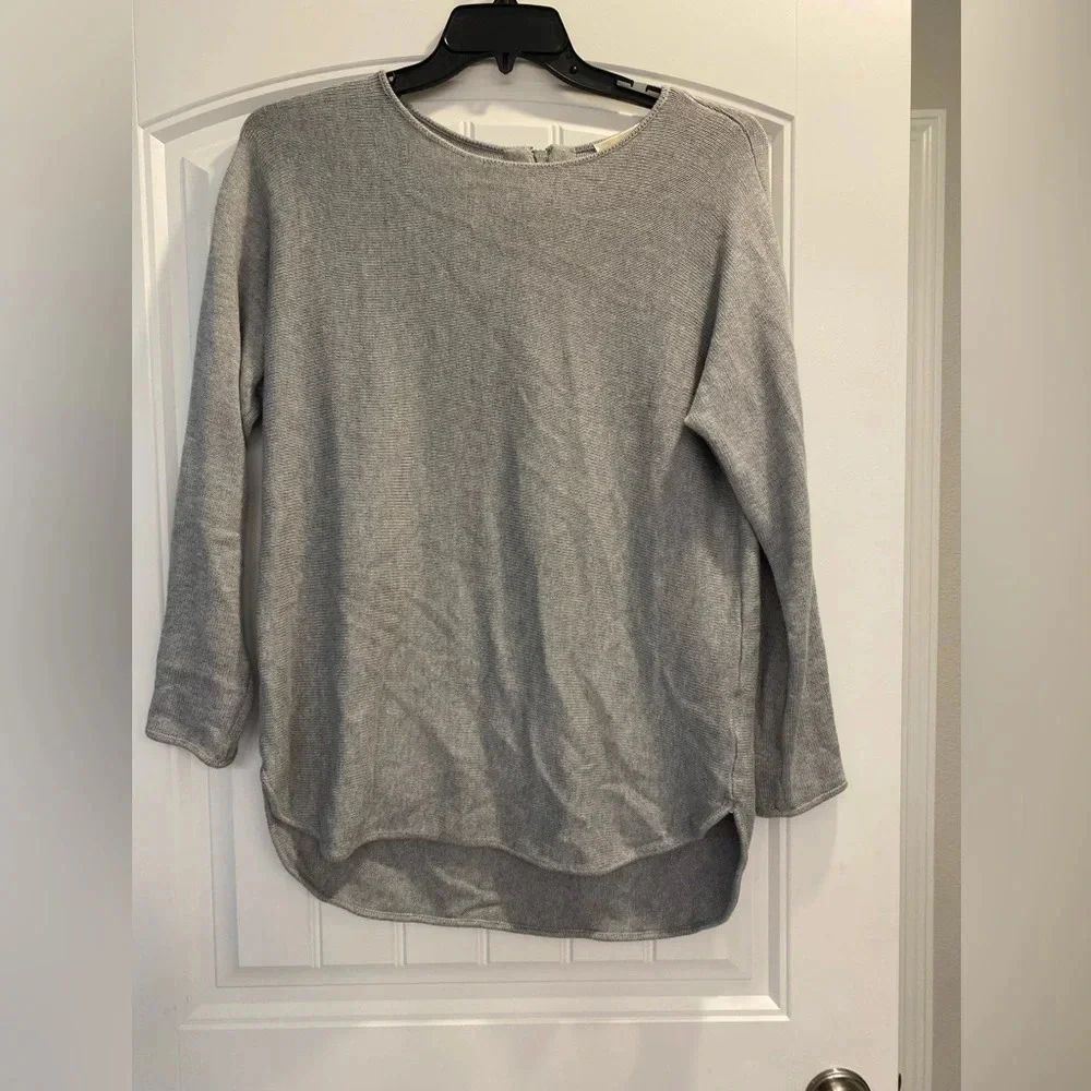 Michael Kors Grey Hi-Lo Sweater size large with zippered back
